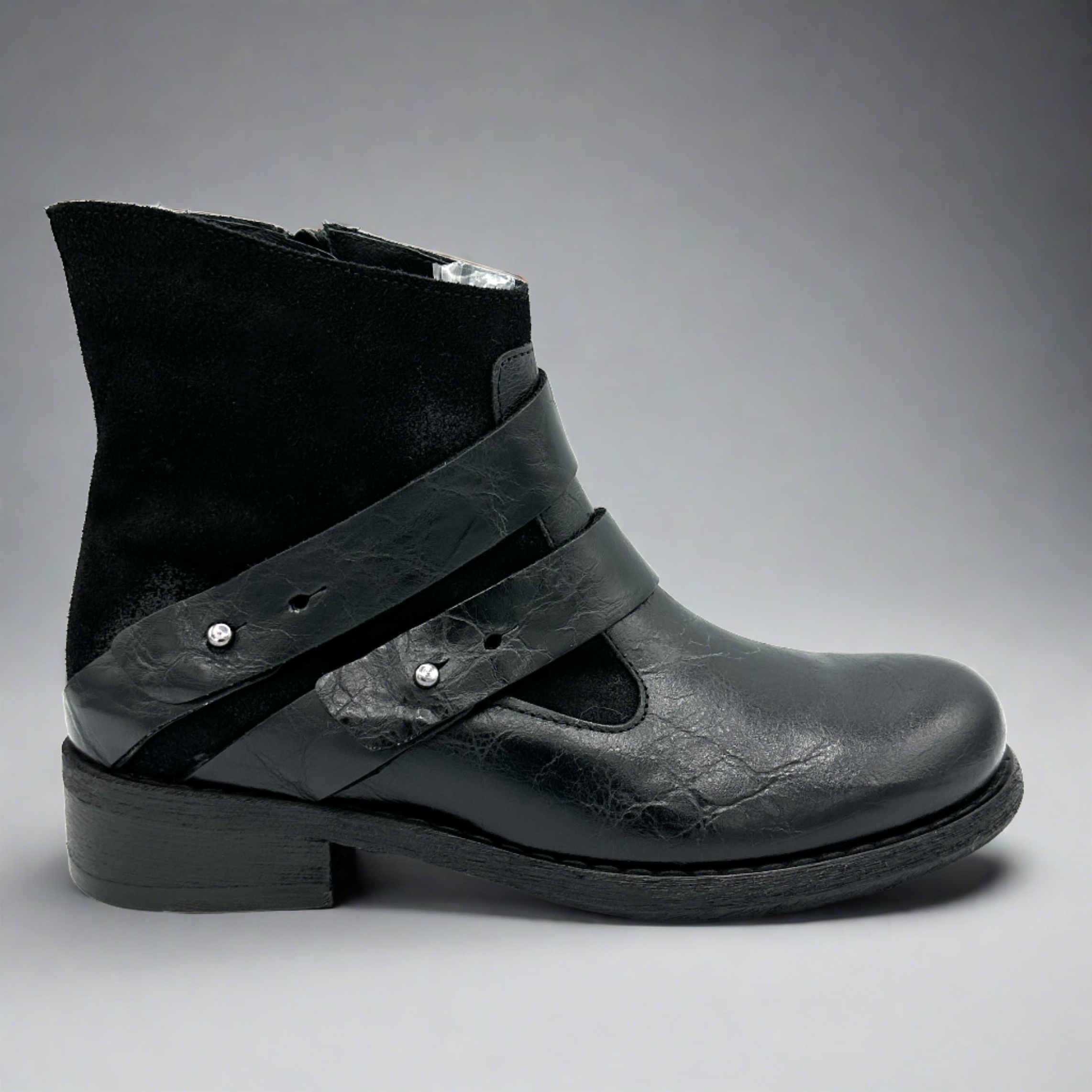 B932 Boot
