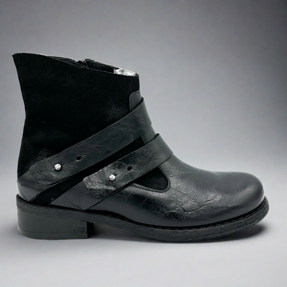 B932 Boot