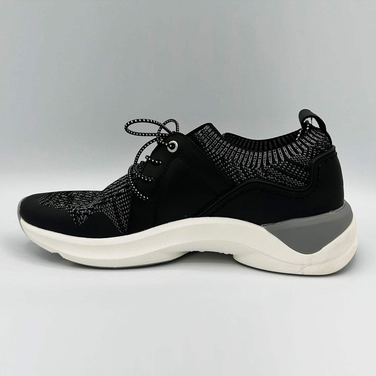 AtomOne Trainer